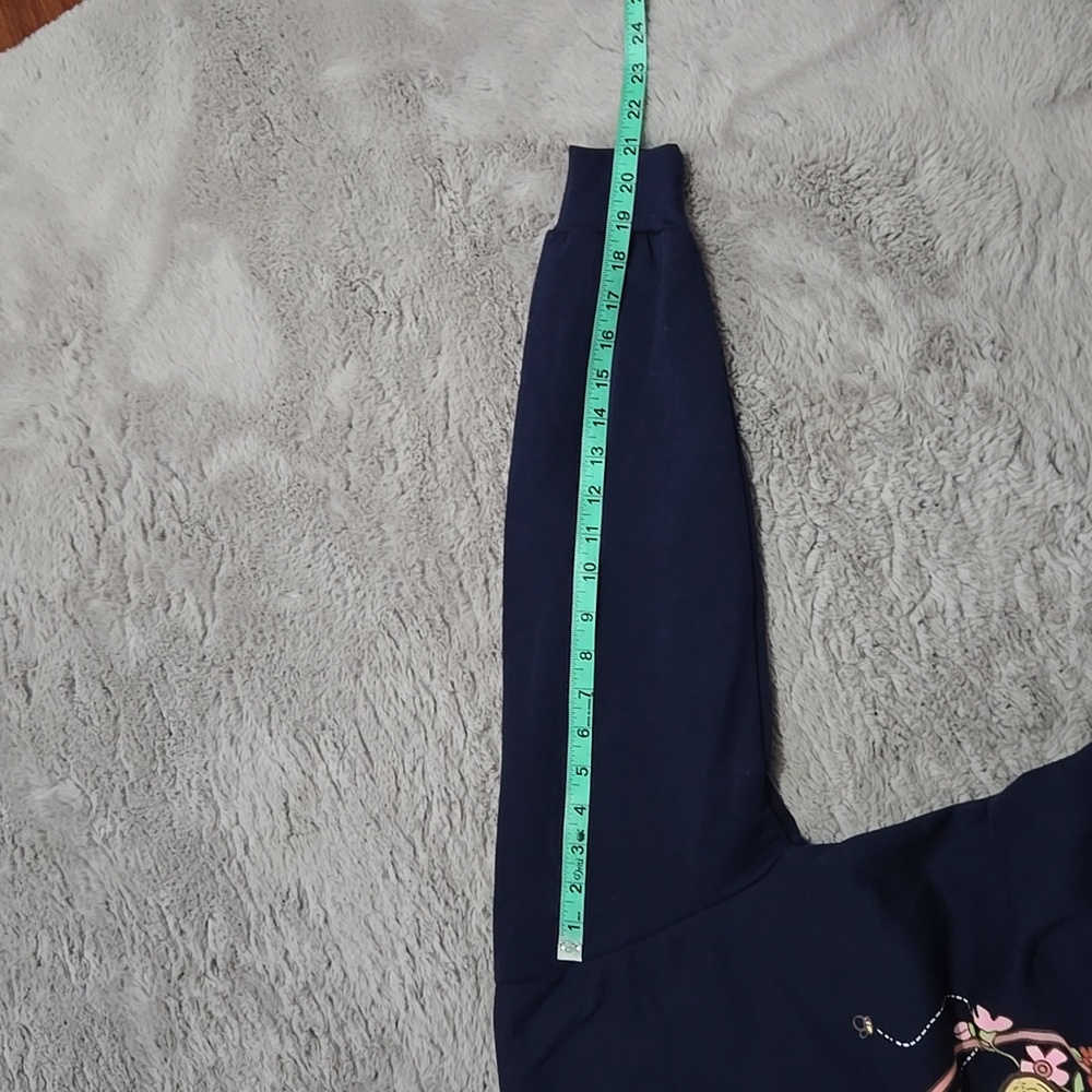Winnie the Pooh navy blue crew neck sweatshirt size XS - Picture 6 of 7
